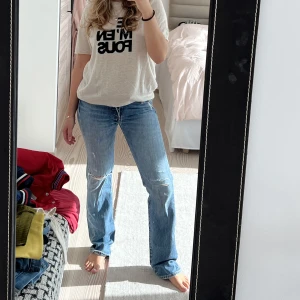 Levis jeans straight - Straight jeans från Levis. Bra skick! Säljs pga växt ur.  Säljs till bra pris!  Midrise i midjan.