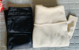 Tjock tröja och svarta byxor  - De är i bra skick, tröja storlek L och byxorna storlek M 