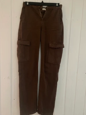 Straight cargo pants - Bruna cargo pants från Zalando