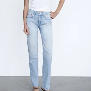 jeans - säljer dessa sjukt snygga (slutsålda) jeans från zara, mid/low waist