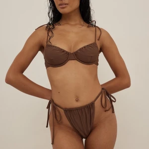 Bikini - Helt ny jättefin bikini från NAKD, aldrig använd och prislapparna kvar. Köpte för 378kr men säljer nu för 240kr
