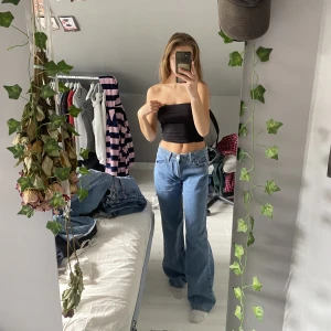 Lågmidjade jeans - Skriv om ni har frågor eller är intresserad! 