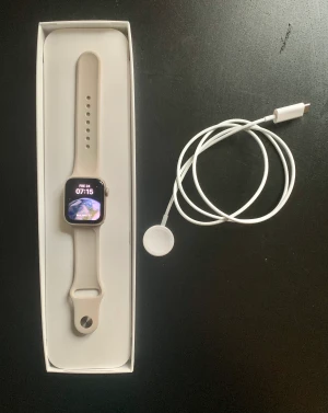 I watch  - Använd i en månad nypris 4080kr