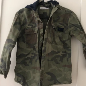 Vår jacka - Hej jag har använt den 2-3  gånger 