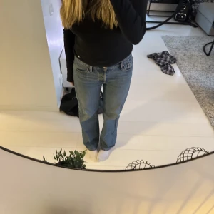 Levi’s Jeans - Säljer mina fina Levis jeans!☀️☀️ Orginalpris 1 200. 