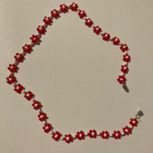 Halsband - Säljer superfina halsband som är perfekta nu när det blir lite varmare.❤️ 169kr
