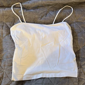 Linne  - Vitt linne från Gina, aldrig använt( bara hängt i garderoben). Storlek S