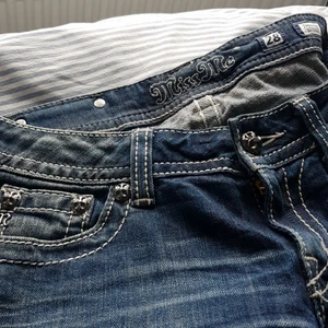 Miss me - Miss me jeans med detaljer.rska stretchiga.