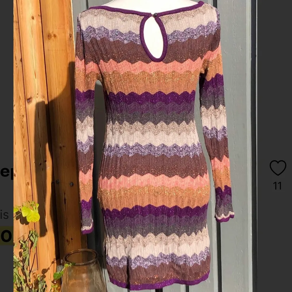 Säljer denna svinsnygga Missoni x Lindex klänningen då den är för kort på mig som är 178. Så snyggt mönster och perfekt nu till sommaren❤️‍🔥❤️‍🔥. Klänningar.