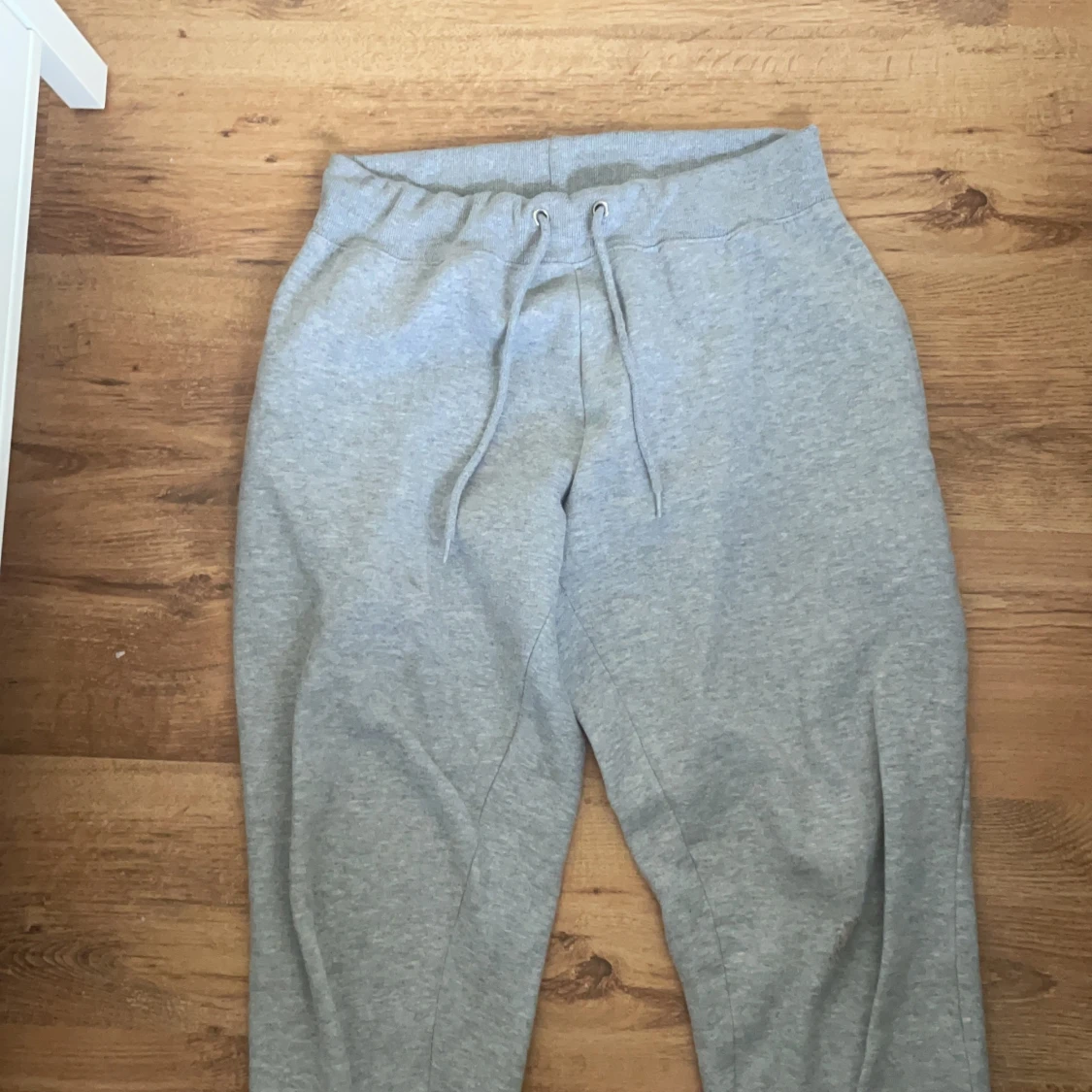 Grå mjukisbyxor 