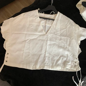 Blus  - Croppad blus från Zara