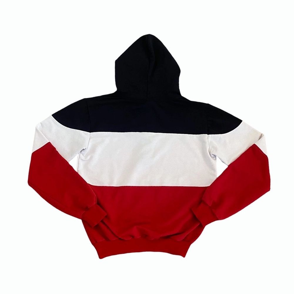 Adidas Hoodie 90âs Vintage Unisex đđ€â€ïž Pris: âą299kr Stl: XL (Liten i stl) Bredd 48cm LĂ€ngd 58cm Kontakta mig för mer info đ. Huvtröjor & TrĂ€ningströjor.