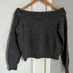 Off shoulder tröja  - 50kr+frakt
