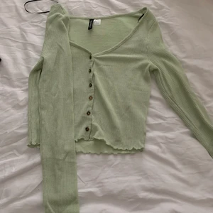 Topp - Fin och skön, aldrig använd💕 i priset ingår frakt🤩