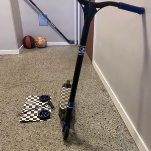 Jag vet inte  - Jag säljer min sparkcykel för att den passar inte till mig längre 