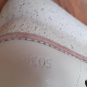 Säljes skor - Knap använd 