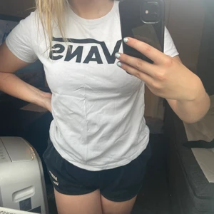Vans T-shirt  - Fin å i bra skick 💘