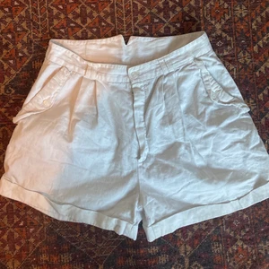 Vita shorts - Vintage shorts köpta på loppis! Typ aldrig använda 