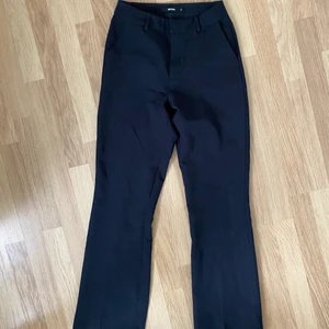 Bik bok kostymbyxor - Bik bok högmidjade kostymbyxor (Vilma kostymbyxa)