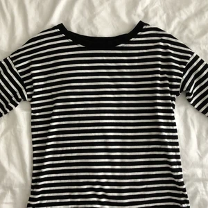 Randig tröja - Randig långärmad tröja i bra skick! 