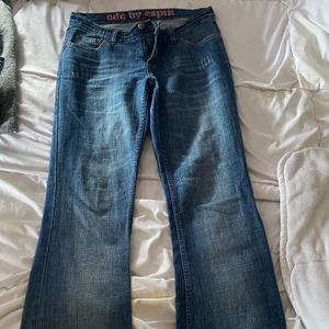 Jeans - Lågmidjade esprit jeans i bootcut modellen!💞