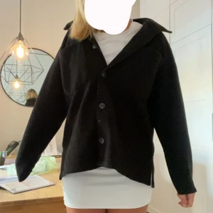 Kappa  - Kappa köpt förra året som är perfekt nu till hösten Säljs för 299. Storlek M. 💗kom privat vid intresse. 