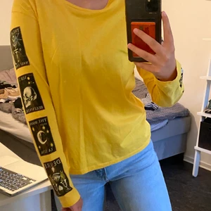 Lång tshirt - Fint skick. Skönt material och lite oversized