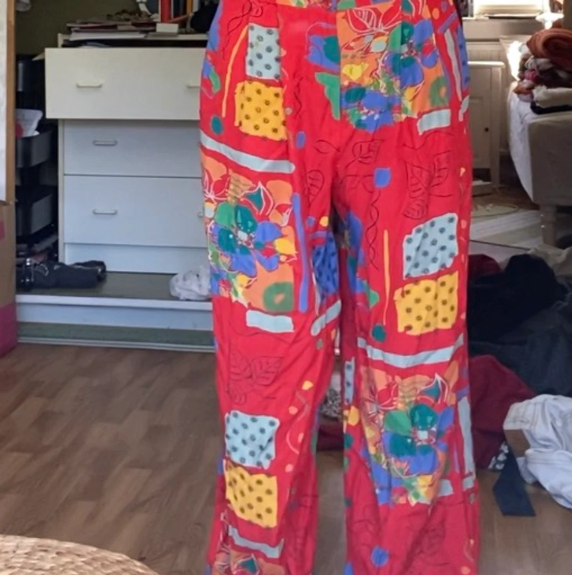 Röda mönstrade byxor  - 90