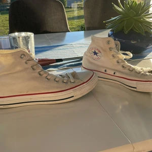 Converse hi top all-star  - Strl: 40  Använda Köparen står för fraktkostnad  