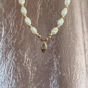 Gulligt halsband  - Super fint och gulligt halsband 