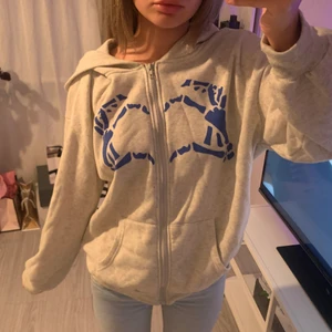 Grå hoodie  - Från shein, använd få gånger💓