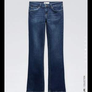 säljer dessa zara jeans. helt nya och oanvända med prislapp kvar! slutsålda på hemsidan ❣️