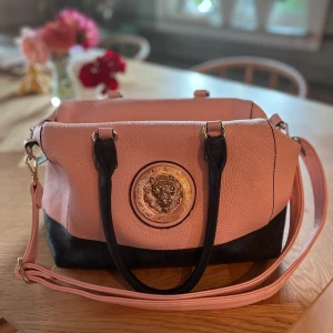 Rosa väska - Fin som oanvänd nypris 499kr