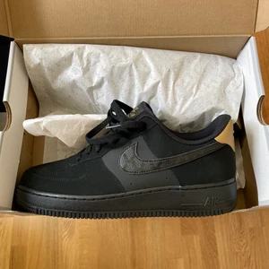 Air force 1  - Svarta air force 1 mocha  Helt nya. Strl: 43 
