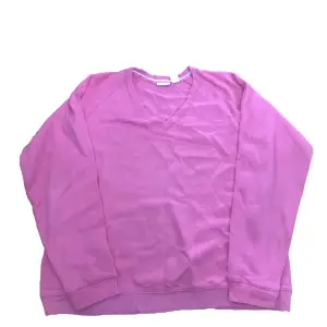 ✅ Vintage Sweatshirt                                                            ✅ Size: Xl                                                                                           ✅ Condition:  9/10 