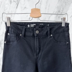 Jeans | Cubus - • Jegging Jane jeans mid rise från Cubus  • Använd fåtal gånger - I bra skick • 63% bomull 36% polyester 1% elastan