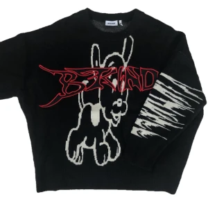 Stickad tröja - Fet stickad tröja från weekday som inte får nog hos kärlek i garderoben! Använd 2-3 ggr. Strl M men sitter oversized! Kan mötas upp i gbg annars står köparen för frakt🫶