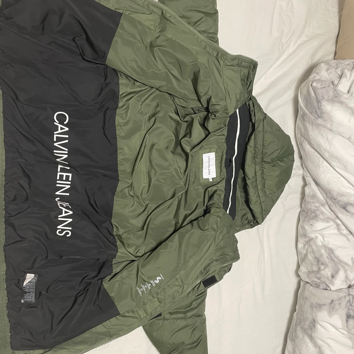 Calvin Klein Jacka - 90