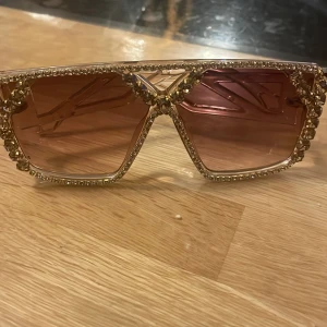 Glasögon  - Helt nya har aldrig använt  jätte bra skick