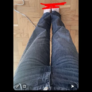 zara jeans - zara jeans, nypris 700kr, säljer för 350kr + frakt