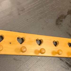 Klädhängare i trä  - Fin och bra planka 