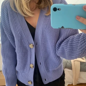 Kofta - Kofta från zara! Använd Max 5 gånger. Toppen kvalitet🙌 säljer för 200kr frakt ingår! Stolek m men passar nog xs- m