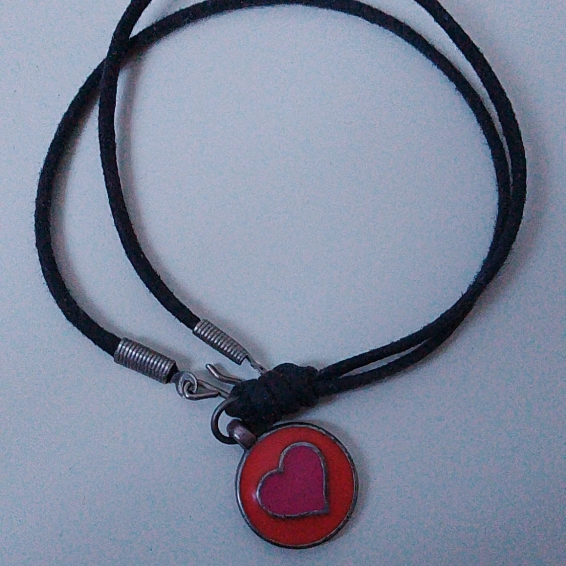 Läderhalsband med hjärta - 91