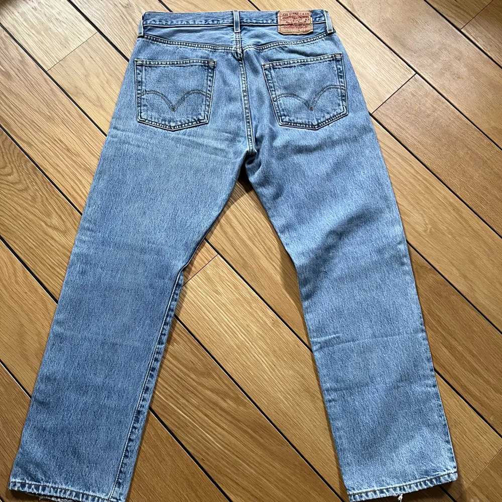 Levis 501 vintage  W 34  L 30  Bra vintage skick Skicka pm vid intresse . Jeans & Byxor.