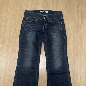 Vintage jeans - Säljer dessa boyfriens jenasen i storlek s! LÄGG PRISFÖRLAG! Säljer billigt! Skriv för frågor!💕