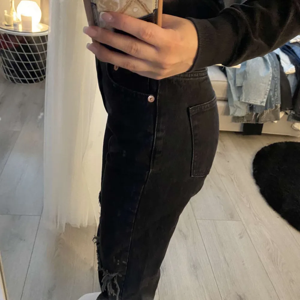Jeans från Gina tricot Idun Wide jeans . Nypris 599🤍✨. Jeans & Byxor.