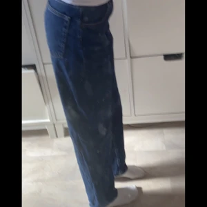 Mörka jeans  - Mörka baggy 90’s jeans storlek, 36/S. 