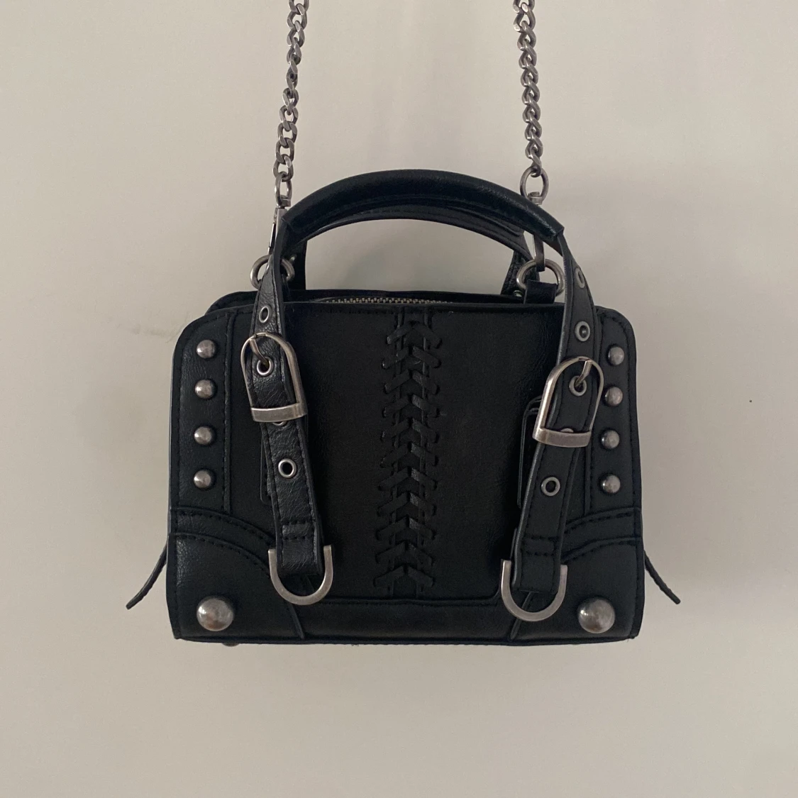 svart handväska zara ❤️‍🔥