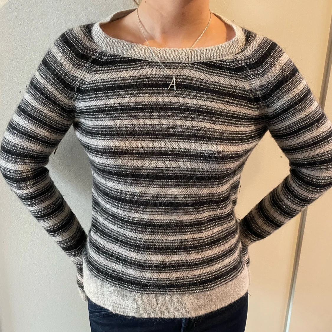 Randig stickad tröja