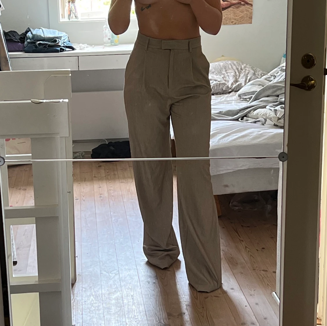 Beiga kostymbyxor  - 90